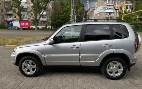 Chevrolet Niva I рестайлинг, 2018 год, 745 000 рублей, 3 фотография