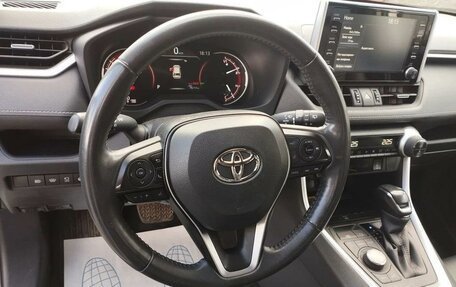 Toyota RAV4, 2021 год, 4 050 000 рублей, 6 фотография