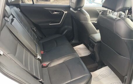 Toyota RAV4, 2021 год, 4 050 000 рублей, 11 фотография
