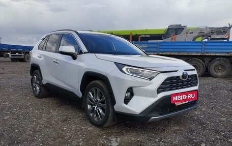 Toyota RAV4, 2021 год, 4 050 000 рублей, 2 фотография