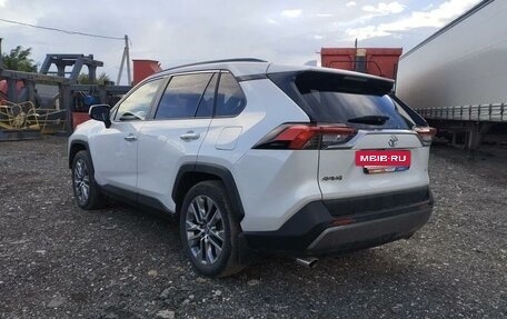 Toyota RAV4, 2021 год, 4 050 000 рублей, 4 фотография