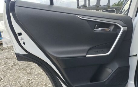 Toyota RAV4, 2021 год, 4 050 000 рублей, 16 фотография