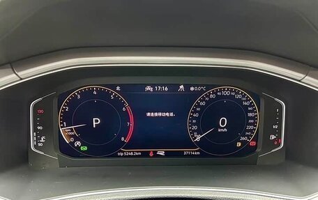 Volkswagen T-Roc I, 2022 год, 1 750 000 рублей, 11 фотография