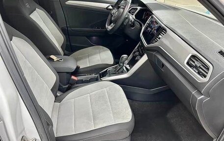 Volkswagen T-Roc I, 2022 год, 1 750 000 рублей, 9 фотография
