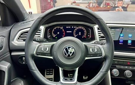 Volkswagen T-Roc I, 2022 год, 1 750 000 рублей, 10 фотография