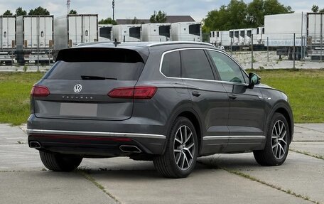 Volkswagen Touareg III, 2021 год, 4 850 000 рублей, 2 фотография