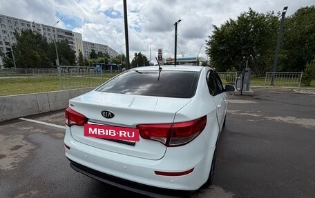 KIA Rio III рестайлинг, 2016 год, 930 000 рублей, 3 фотография