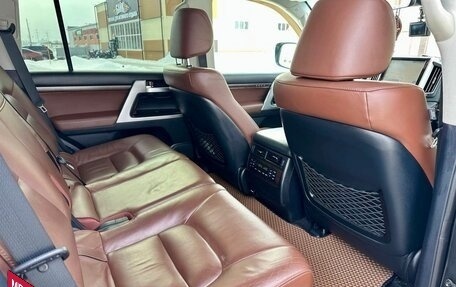 Toyota Land Cruiser 200, 2016 год, 5 000 000 рублей, 8 фотография