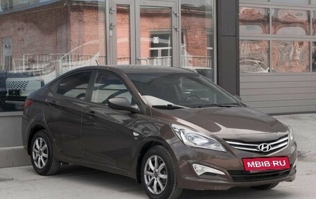 Hyundai Solaris II рестайлинг, 2015 год, 1 050 000 рублей, 3 фотография