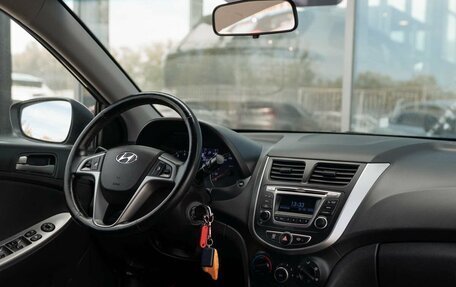 Hyundai Solaris II рестайлинг, 2015 год, 1 050 000 рублей, 10 фотография