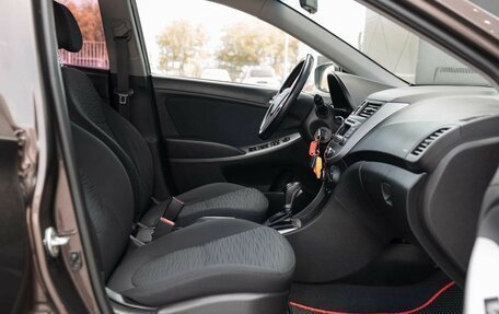 Hyundai Solaris II рестайлинг, 2015 год, 1 050 000 рублей, 19 фотография