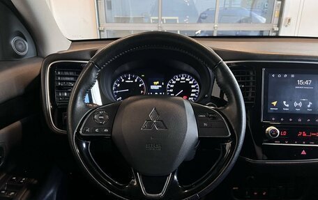 Mitsubishi Outlander III рестайлинг 3, 2021 год, 2 740 000 рублей, 10 фотография
