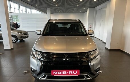 Mitsubishi Outlander III рестайлинг 3, 2021 год, 2 740 000 рублей, 8 фотография