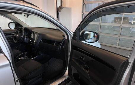 Mitsubishi Outlander III рестайлинг 3, 2021 год, 2 740 000 рублей, 26 фотография
