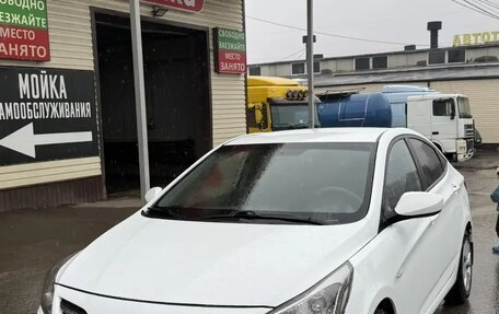 Hyundai Solaris II рестайлинг, 2014 год, 700 000 рублей, 1 фотография
