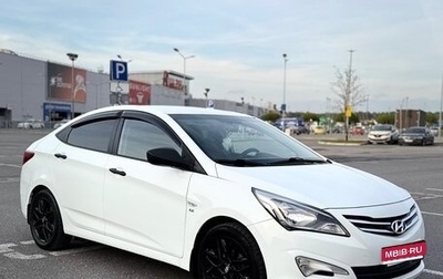 Hyundai Solaris II рестайлинг, 2015 год, 1 000 000 рублей, 1 фотография