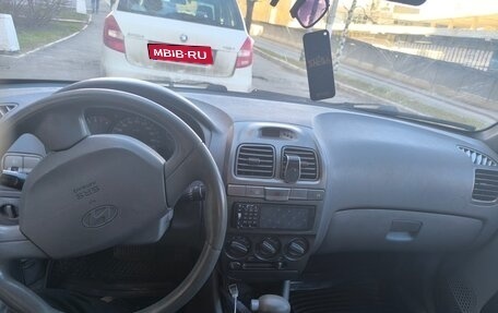 Hyundai Accent II, 2004 год, 225 000 рублей, 1 фотография