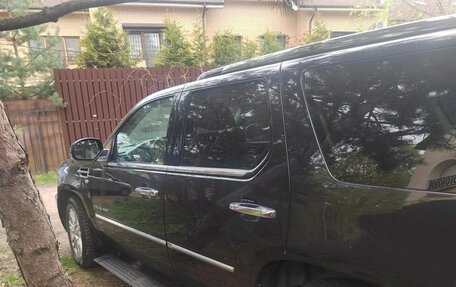 Cadillac Escalade III, 2013 год, 2 400 000 рублей, 1 фотография