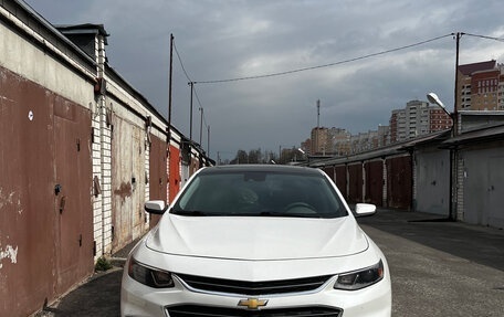 Chevrolet Malibu IX, 2017 год, 1 600 000 рублей, 4 фотография