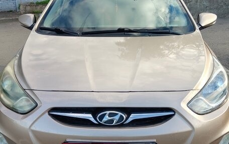 Hyundai Solaris II рестайлинг, 2011 год, 710 000 рублей, 3 фотография