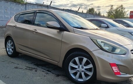 Hyundai Solaris II рестайлинг, 2011 год, 710 000 рублей, 4 фотография