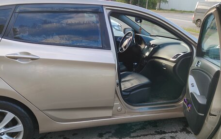 Hyundai Solaris II рестайлинг, 2011 год, 710 000 рублей, 8 фотография