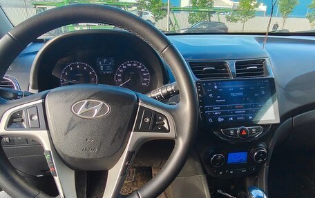 Hyundai Solaris II рестайлинг, 2011 год, 710 000 рублей, 14 фотография