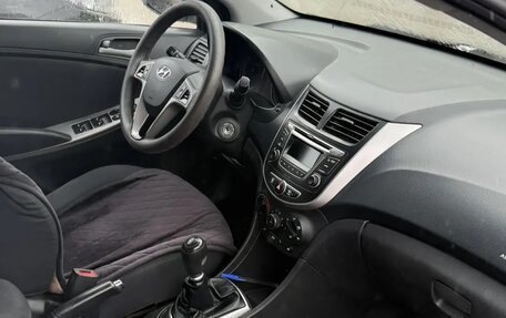 Hyundai Solaris II рестайлинг, 2014 год, 700 000 рублей, 5 фотография