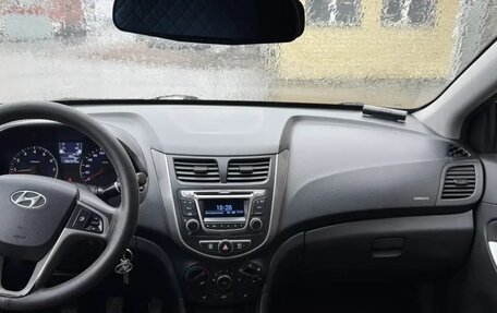 Hyundai Solaris II рестайлинг, 2014 год, 700 000 рублей, 9 фотография