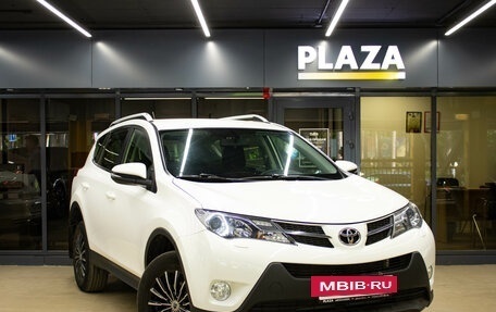 Toyota RAV4, 2015 год, 2 279 000 рублей, 2 фотография
