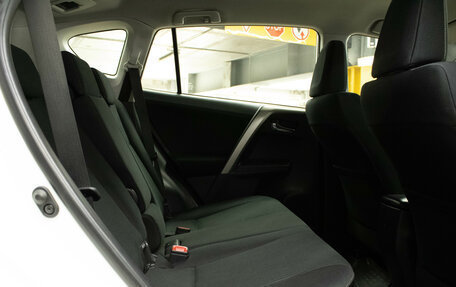 Toyota RAV4, 2015 год, 2 279 000 рублей, 13 фотография