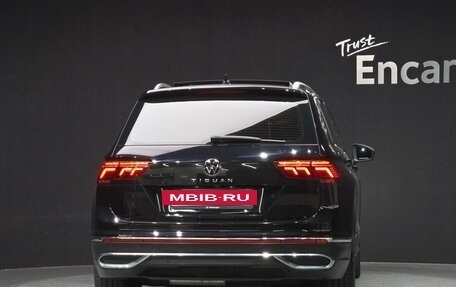Volkswagen Tiguan II, 2023 год, 2 673 000 рублей, 4 фотография