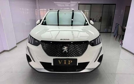 Peugeot 2008 II, 2022 год, 1 210 000 рублей, 2 фотография