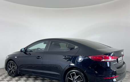 Hyundai Elantra VI рестайлинг, 2016 год, 910 000 рублей, 6 фотография