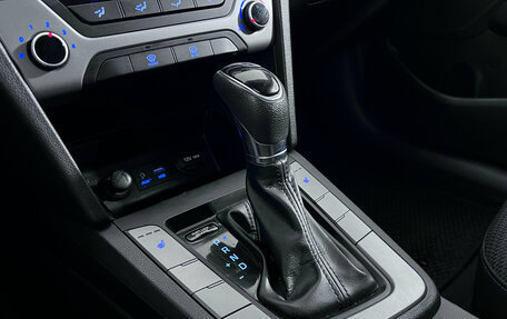 Hyundai Elantra VI рестайлинг, 2016 год, 910 000 рублей, 13 фотография