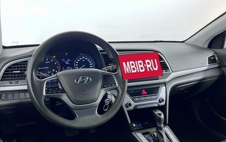 Hyundai Elantra VI рестайлинг, 2016 год, 910 000 рублей, 20 фотография