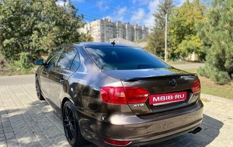 Volkswagen Jetta VI, 2011 год, 970 000 рублей, 5 фотография