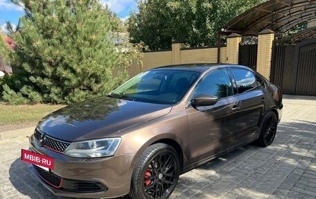Volkswagen Jetta VI, 2011 год, 970 000 рублей, 7 фотография