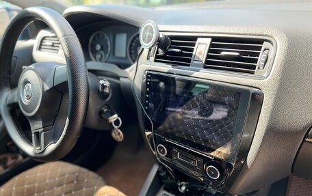 Volkswagen Jetta VI, 2011 год, 970 000 рублей, 23 фотография