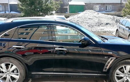 Infiniti QX70, 2015 год, 2 350 000 рублей, 5 фотография