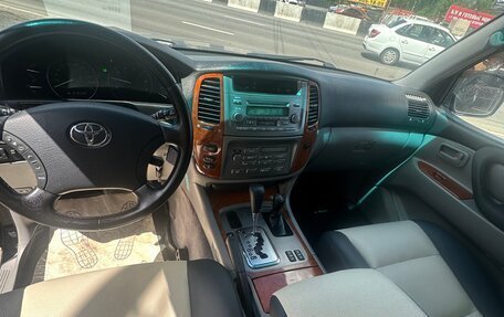 Toyota Land Cruiser 100 рестайлинг 2, 2005 год, 2 550 000 рублей, 5 фотография