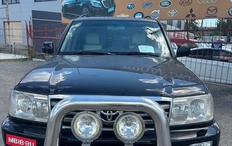 Toyota Land Cruiser 100 рестайлинг 2, 2005 год, 2 550 000 рублей, 8 фотография