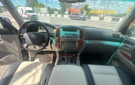 Toyota Land Cruiser 100 рестайлинг 2, 2005 год, 2 550 000 рублей, 14 фотография