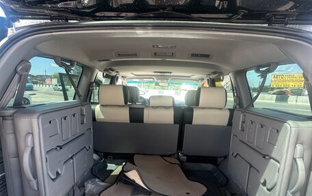 Toyota Land Cruiser 100 рестайлинг 2, 2005 год, 2 550 000 рублей, 15 фотография
