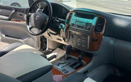 Toyota Land Cruiser 100 рестайлинг 2, 2005 год, 2 550 000 рублей, 23 фотография
