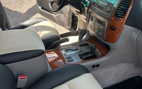 Toyota Land Cruiser 100 рестайлинг 2, 2005 год, 2 550 000 рублей, 22 фотография