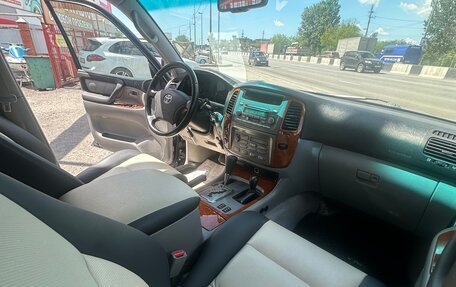 Toyota Land Cruiser 100 рестайлинг 2, 2005 год, 2 550 000 рублей, 20 фотография
