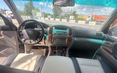 Toyota Land Cruiser 100 рестайлинг 2, 2005 год, 2 550 000 рублей, 19 фотография