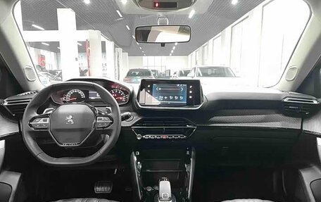 Peugeot 2008 II, 2022 год, 1 200 000 рублей, 7 фотография