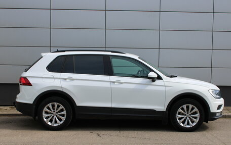 Volkswagen Tiguan II, 2018 год, 1 685 000 рублей, 4 фотография